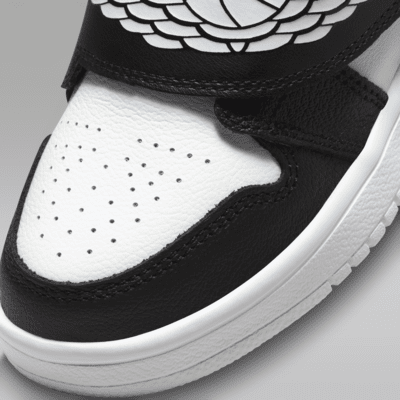 Sky Jordan 1 Younger Kids' Shoe