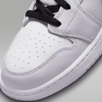 Air Jordan 1 Mid Older Kids' Shoes