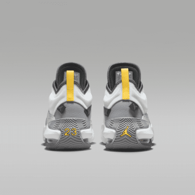 Jordan Stay Loyal 2 大童鞋款
