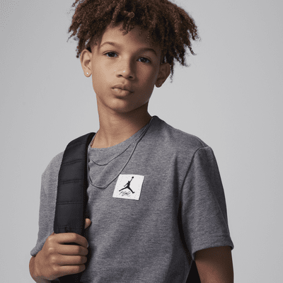 Playera con parche para niños talla grande Jordan Flight Essentials