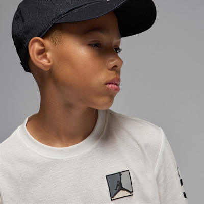Jordan Essentials Big Kids' Baseline Long Sleeve T-Shirt