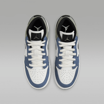 Air Jordan 1 Low Older Kids' Shoes