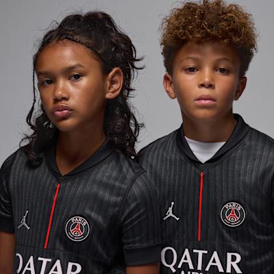 Paris Saint-Germain 2025/26 Stadium Fourth Jordan Replika-Fußballtrikot mit Dri-FIT-Technologie (ältere Kinder)