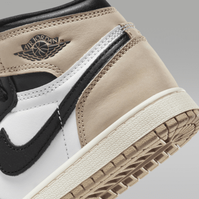 Jordan 1 Retro High OG 'Latte' Younger Kids' Shoes