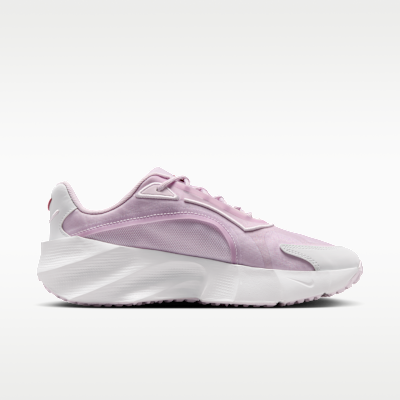 Nike Aura Edge Kadın Ayakkabısı görsel 3
