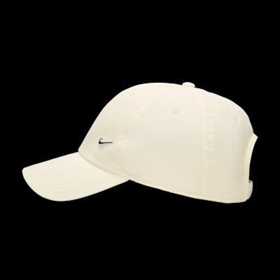 Nike Dri-FIT Club Unstructured Metal Swoosh Cap