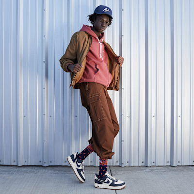 ナイキ エア フォース 1 '07 LV8 メンズシューズ