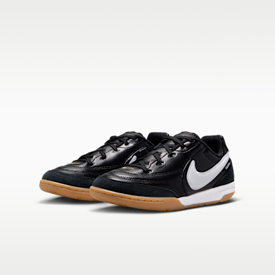 Nike Jr. Tiempo Streetgato Older Kids' Indoor/Court Low-Top Football Shoes