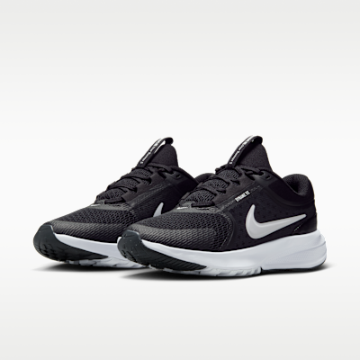 รองเท้าวิ่งเด็กโต Nike Star Runner 5