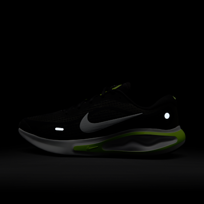 รองเท้าวิ่งโร้ดรันนิ่งผู้ชาย Nike Journey Run