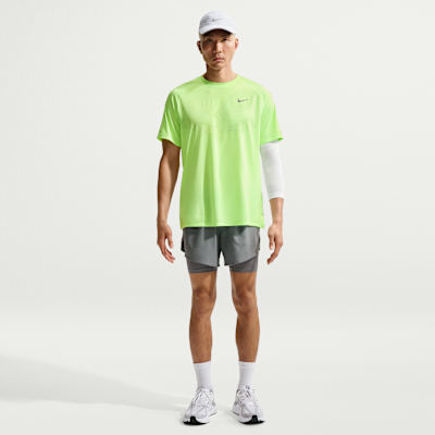 Nike Stride Dri-FIT ADV Kısa Kollu Erkek Koşu Üstü görsel 4