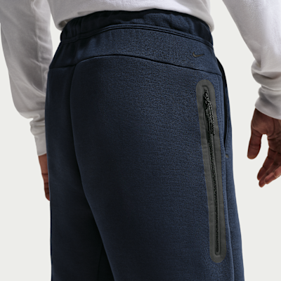 Nike Tech Fleece Erkek Şortu görsel 3
