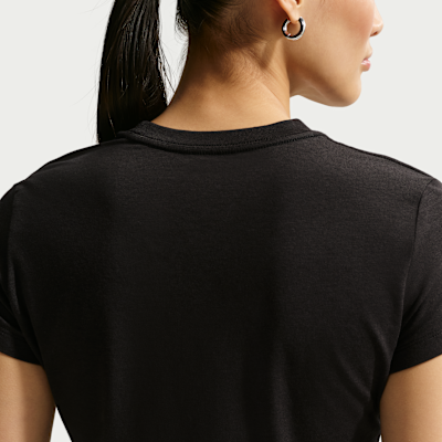 Nike Sportswear Chill Knit Crop Tarzı Kadın Tişörtü görsel 2