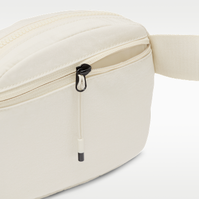 กระเป๋าพาดลำตัว Nike Aura (2 ล.)