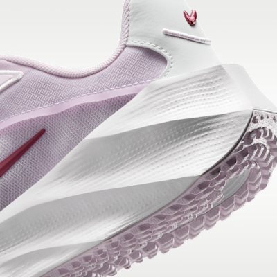 Nike Aura Edge Kadın Ayakkabısı görsel 8