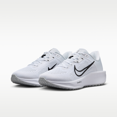 Tenis de correr en pavimento para mujer Nike Quest 6