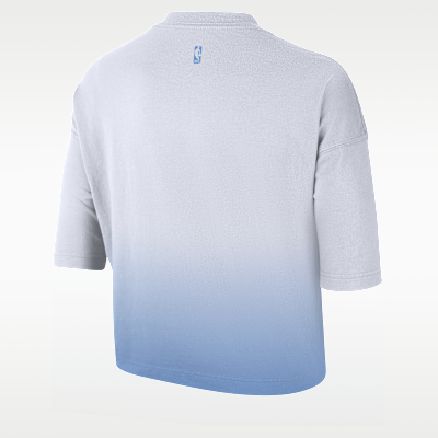 Firkantet Chicago Bulls Courtside City Edition Premium Nike NBA-T-shirt til kvinder