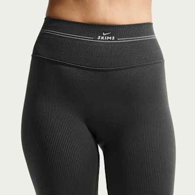 NikeSKIMS Ribbed Seamless Yüksek Belli 66 cm Kadın Taytı görsel 2