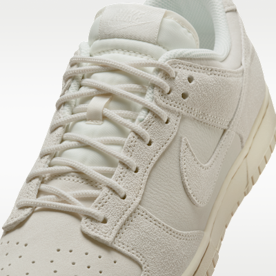 รองเท้าผู้ชาย Nike Dunk Low Retro SE