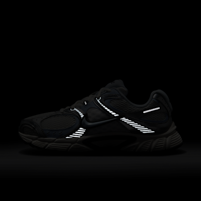 Γυναικεία παπούτσια Nike V5 RNR με ανακλαστικές λεπτομέρειες
