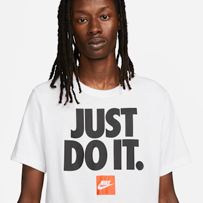 Nike Sportswear Erkek Tişörtü görsel 3