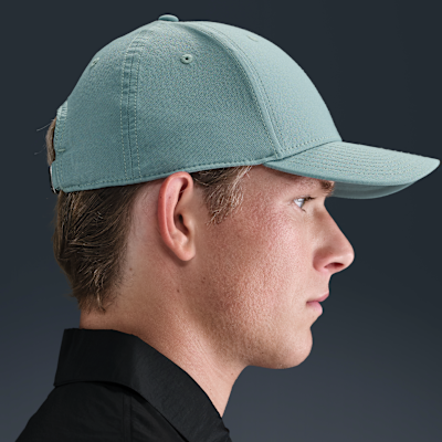 Nike Dri-FIT Club Structured Metal Logo Cap