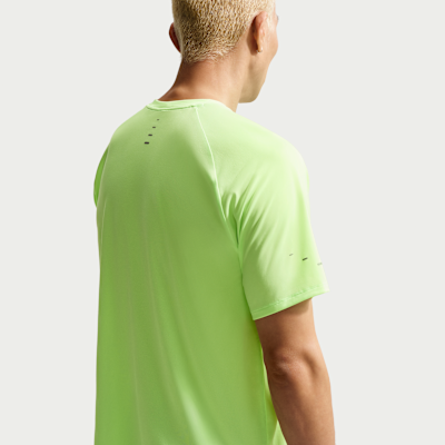 Nike Stride Dri-FIT ADV Kısa Kollu Erkek Koşu Üstü görsel 2