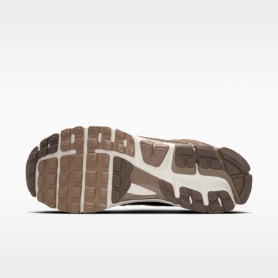 รองเท้าผู้ชาย Nike Zoom Vomero 5