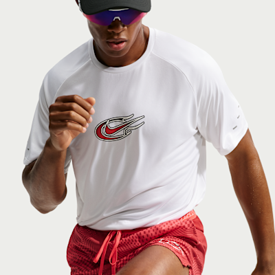Nike Stride Dri-FIT ADV Kısa Kollu Erkek Koşu Üstü görsel 3
