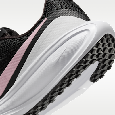 Γυναικεία παπούτσια για τρέξιμο σε δρόμο Nike Revolution 8