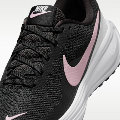 Γυναικεία παπούτσια για τρέξιμο σε δρόμο Nike Revolution 8