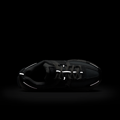 Nike Vomero 5 大童反光裝飾鞋款