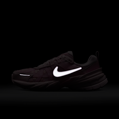 ナイキ V2K ラン ウィメンズシューズ