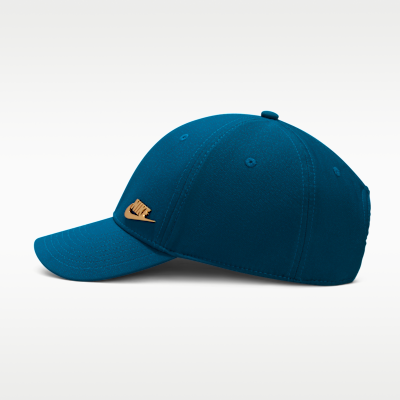 Gorra con logotipo de metal y estructura Nike Dri-FIT Club