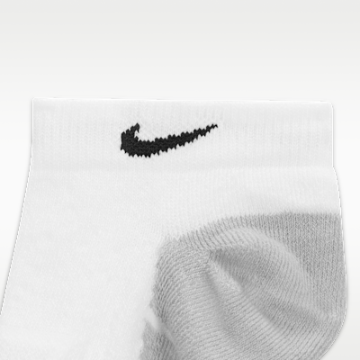 Nike Everyday Max Cushioned Training No-Show Socks (3 Pairs)