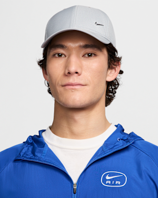 Женская кепка Nike Club Structured Metal Swoosh Cap