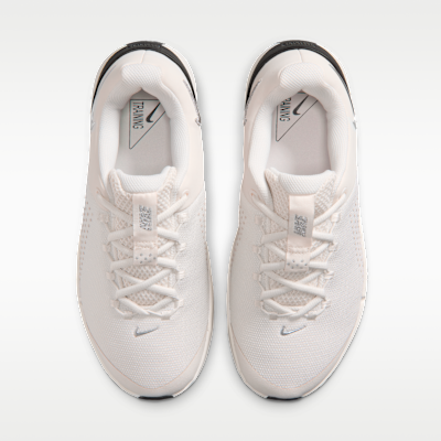 Nike MC Trainer 4 Kadın Antrenman Ayakkabısı görsel 4