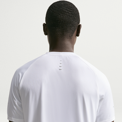 Nike Stride Dri-FIT ADV Kısa Kollu Erkek Koşu Üstü görsel 2