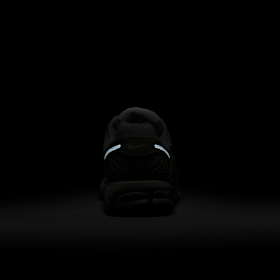 รองเท้าผู้ชาย Nike Zoom Vomero 5