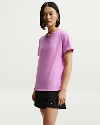 Женская футболка Nike Sportswear Club Essentials