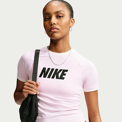 Nike Sportswear Tam Oturan Kadın Tişörtü