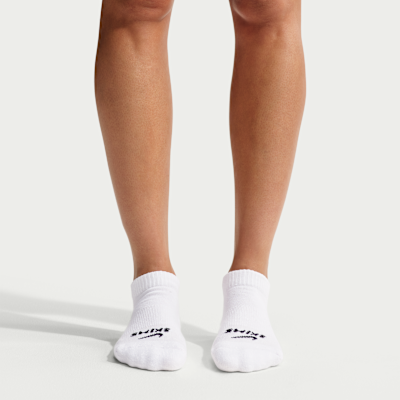 NikeSKIMS Dri-FIT Bilek Kadın Çorabı (3 Çift) görsel 4