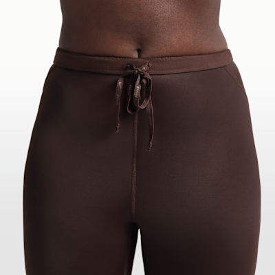 Leggings de tiro alto de 43 cm con cordón de ajuste para mujer NikeSKIMS Shine