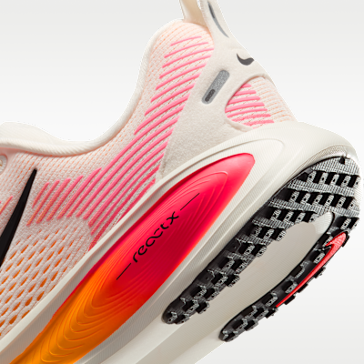 Nike Vomero 18 大童路跑鞋