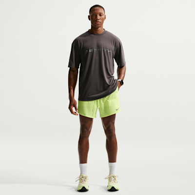 Nike Stride Dri-FIT 18 cm 2'si 1 Arada Erkek Koşu Şortu