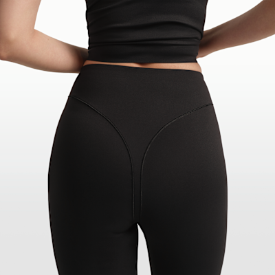Leggings con estribo y panel en V para mujer NikeSKIMS Matte