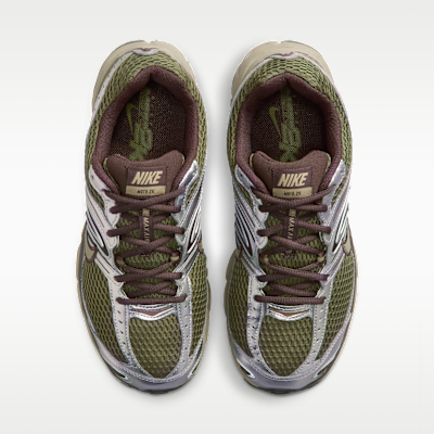 ナイキ エア マックス モト 2K ウィメンズシューズ リフレクティブ (再帰反射) アクセント付き