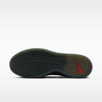 Nike SB Zoom Nyjah 4 Kaykay Ayakkabısı görsel 2