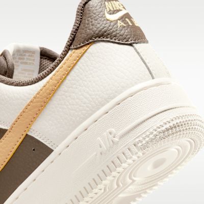 ナイキ エア フォース 1 '07 LV8 ウィメンズシューズ