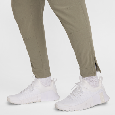 Nike Unlimited Dri-FIT Fermuarlı Paçalı Çok Yönlü Erkek Eşofman Altı görsel 7